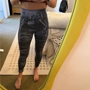 Lululemon Ebb to Street Leggings